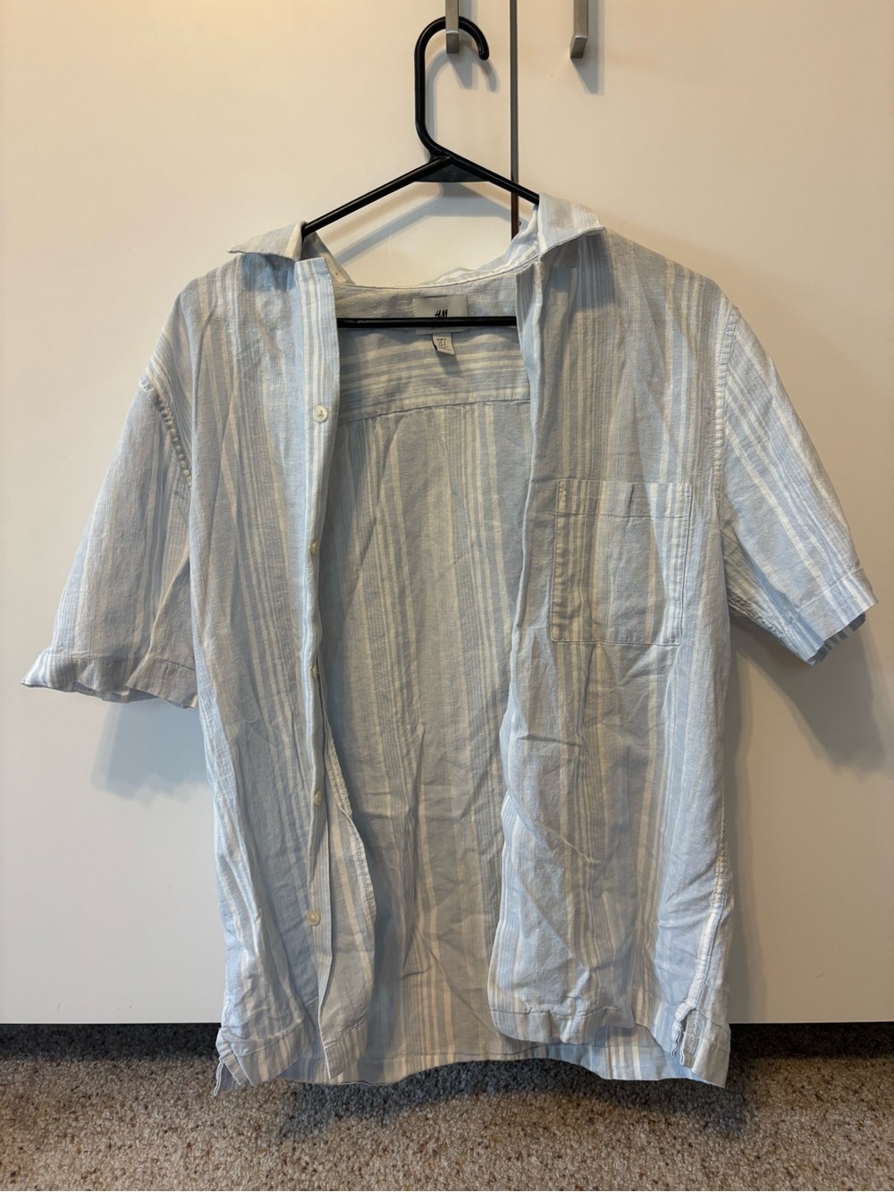 Men's H&M Striped Short Sleeve Button-Front Shirt